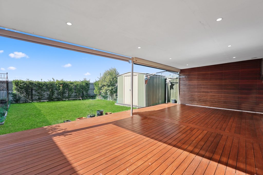9 Lookout Circuit, Stanhope Gardens NSW 2768 - photo 12