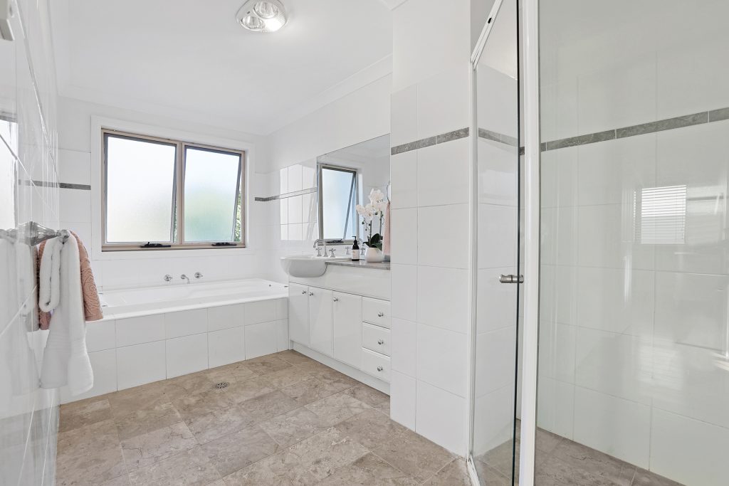 32 Linden Way, Bella Vista NSW 2153 - photo 18