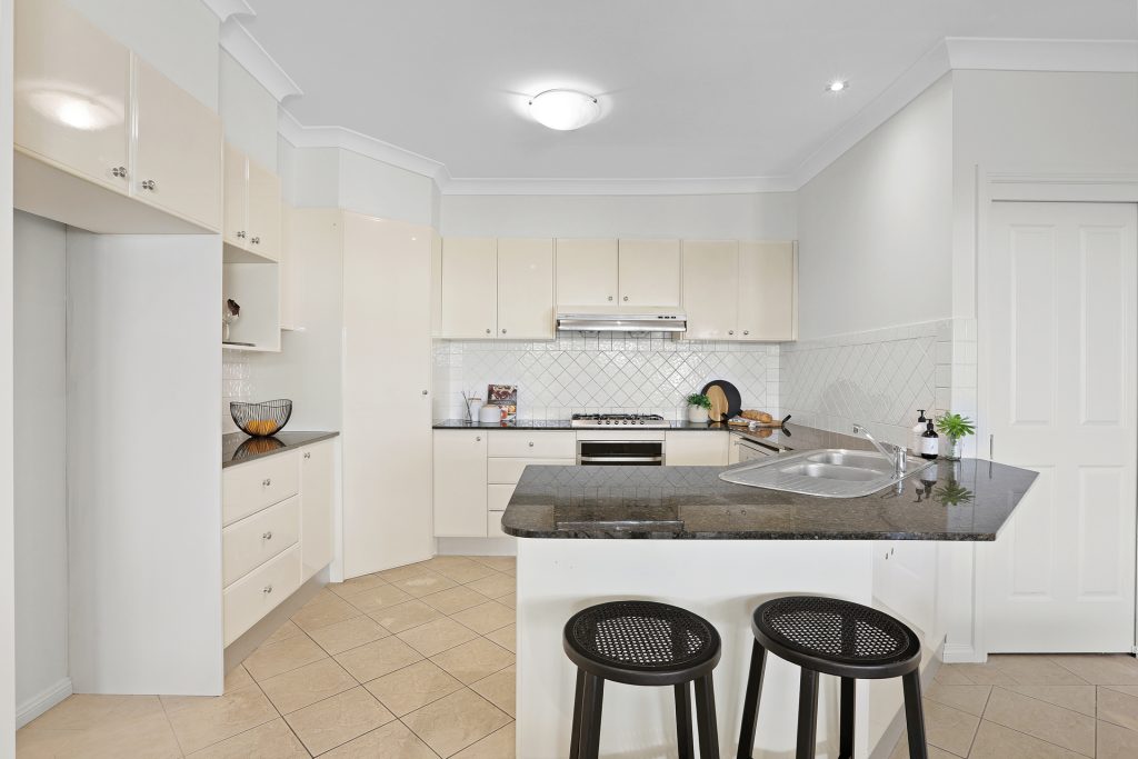 32 Linden Way, Bella Vista NSW 2153 - photo 8
