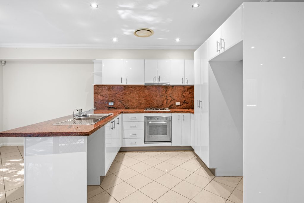 116 Harrington Avenue, Castle Hill NSW 2154 - photo 2