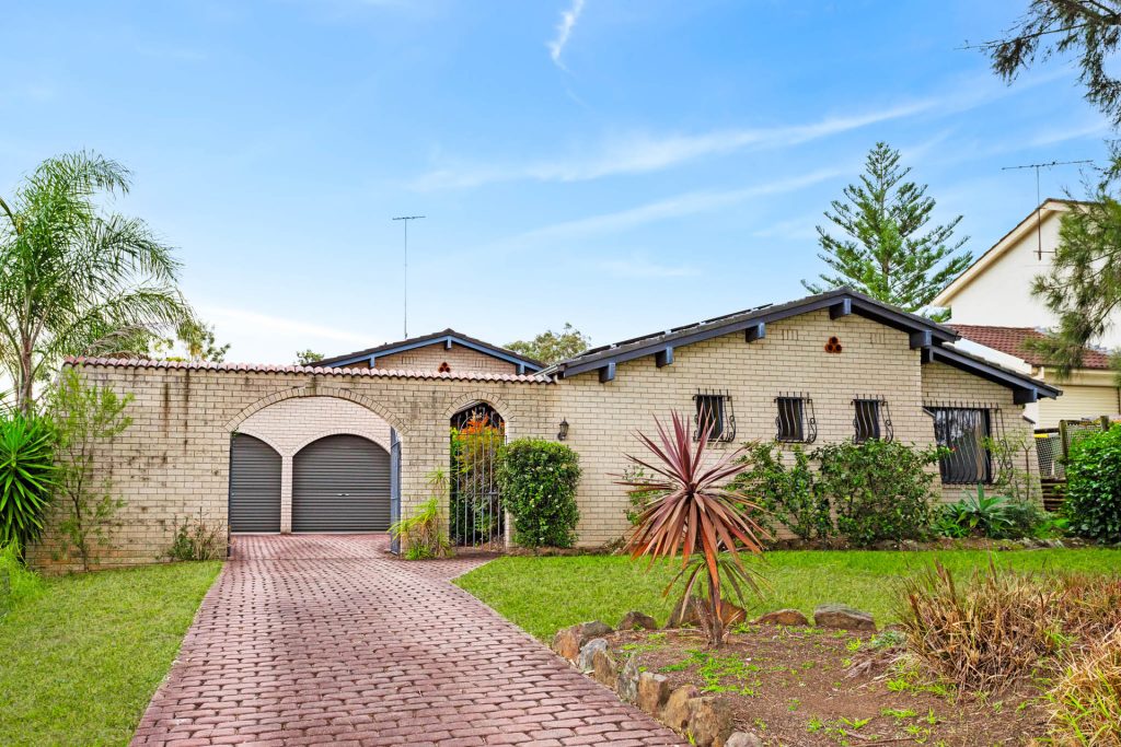 10 Shadwell Crescent, Kings Langley NSW 2147 - McGrath West Group