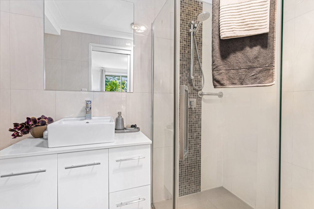 24 Lincoln Place, Castle Hill NSW 2154 - photo 13