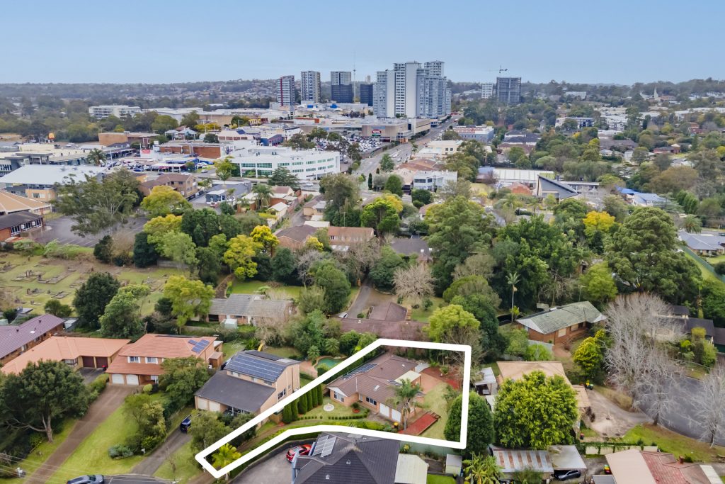 24 Lincoln Place, Castle Hill NSW 2154 - photo 15