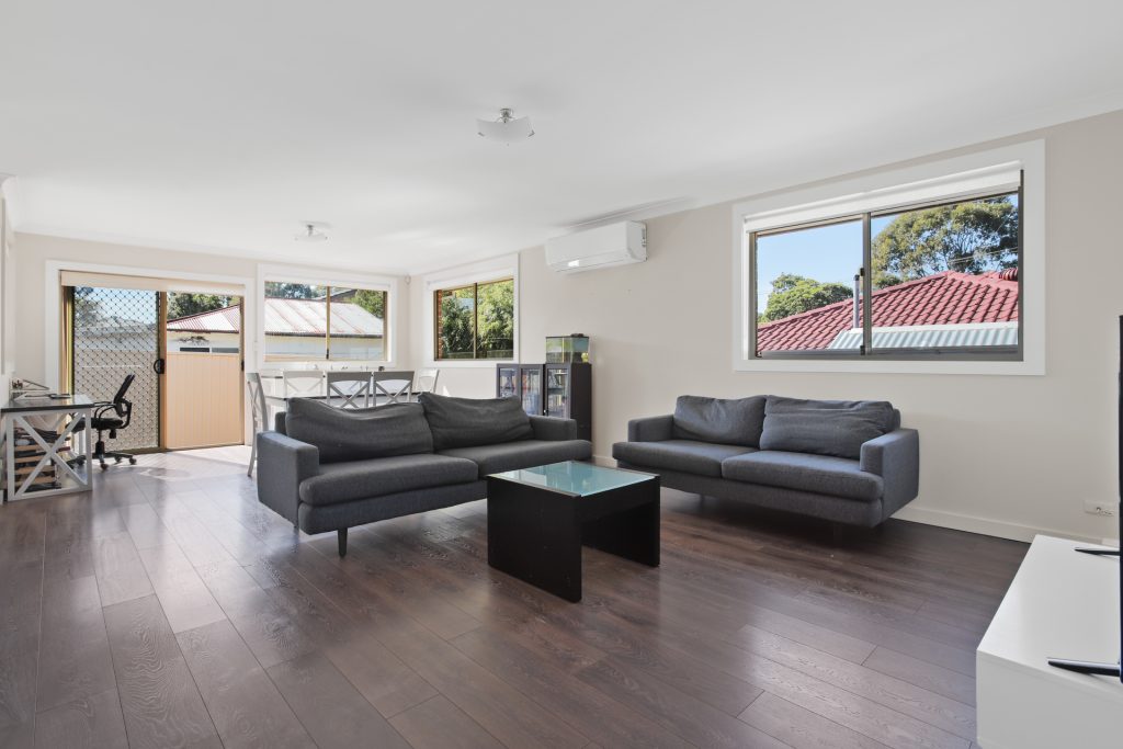 1/102A Targo Road, Girraween NSW 2145 - photo 2