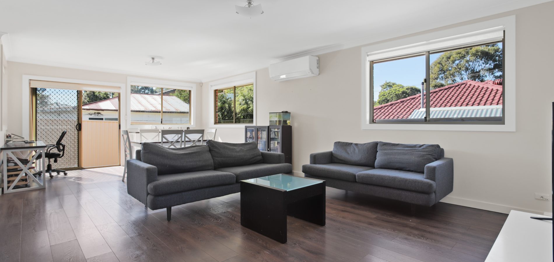 1/102A Targo Road, Girraween NSW 2145 - photo 2