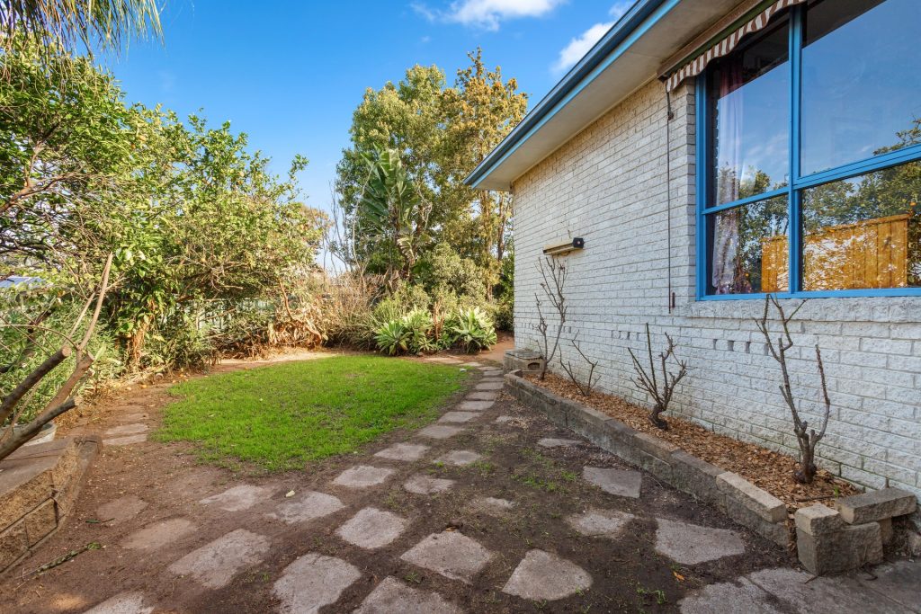 101 Sporing Avenue, Kings Langley NSW 2147 - photo 9
