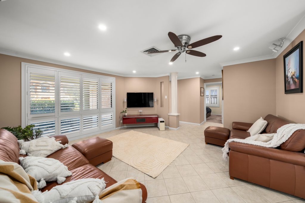 8 Dutton Road, Beaumont Hills NSW 2155 - photo 3