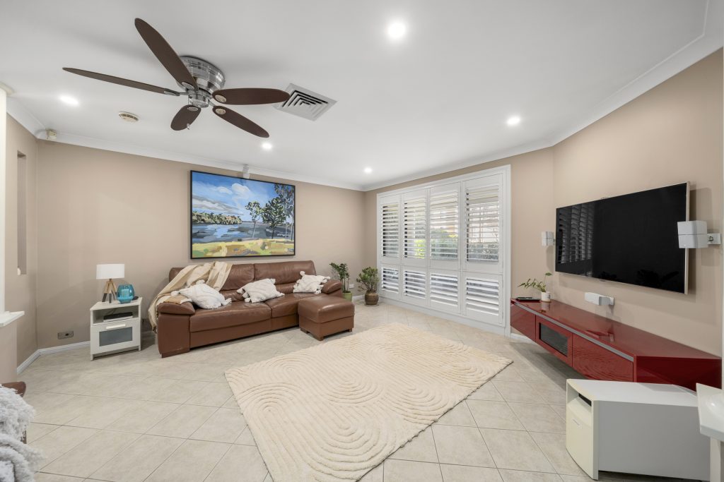8 Dutton Road, Beaumont Hills NSW 2155 - photo 4