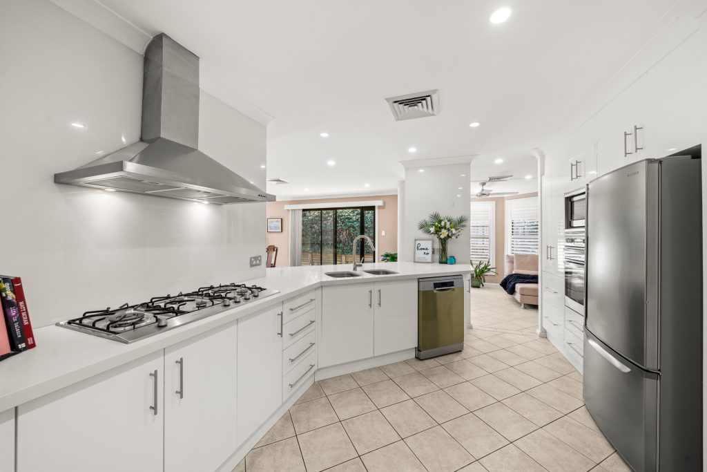 8 Dutton Road, Beaumont Hills NSW 2155 - photo 10