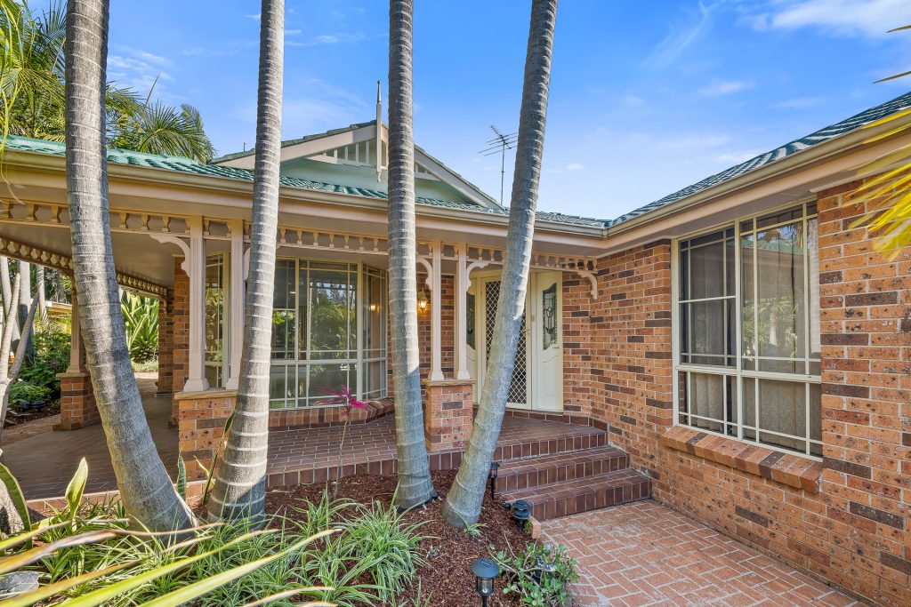 5 Windmill Close, Seven Hills NSW 2147 - photo 2