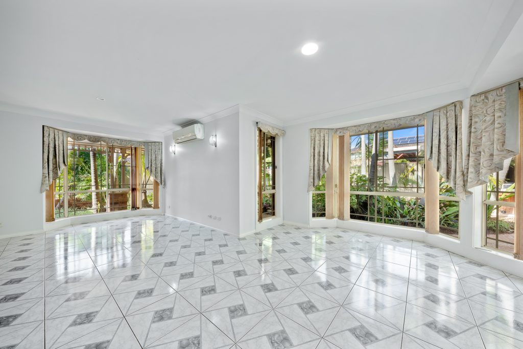 5 Windmill Close, Seven Hills NSW 2147 - photo 3