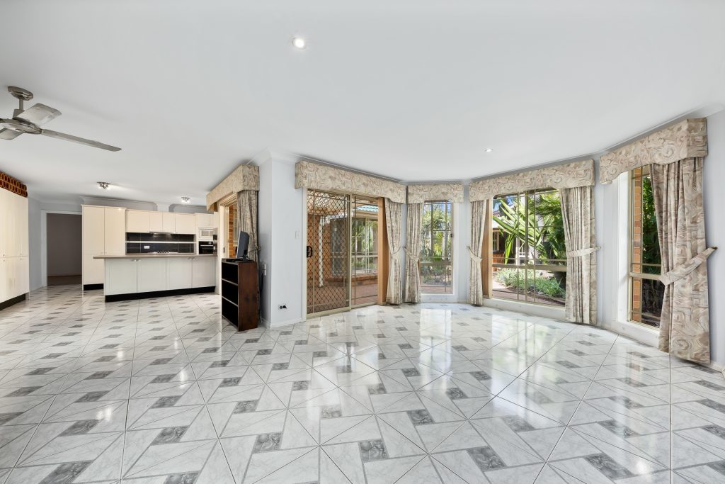 5 Windmill Close, Seven Hills NSW 2147 - photo 5