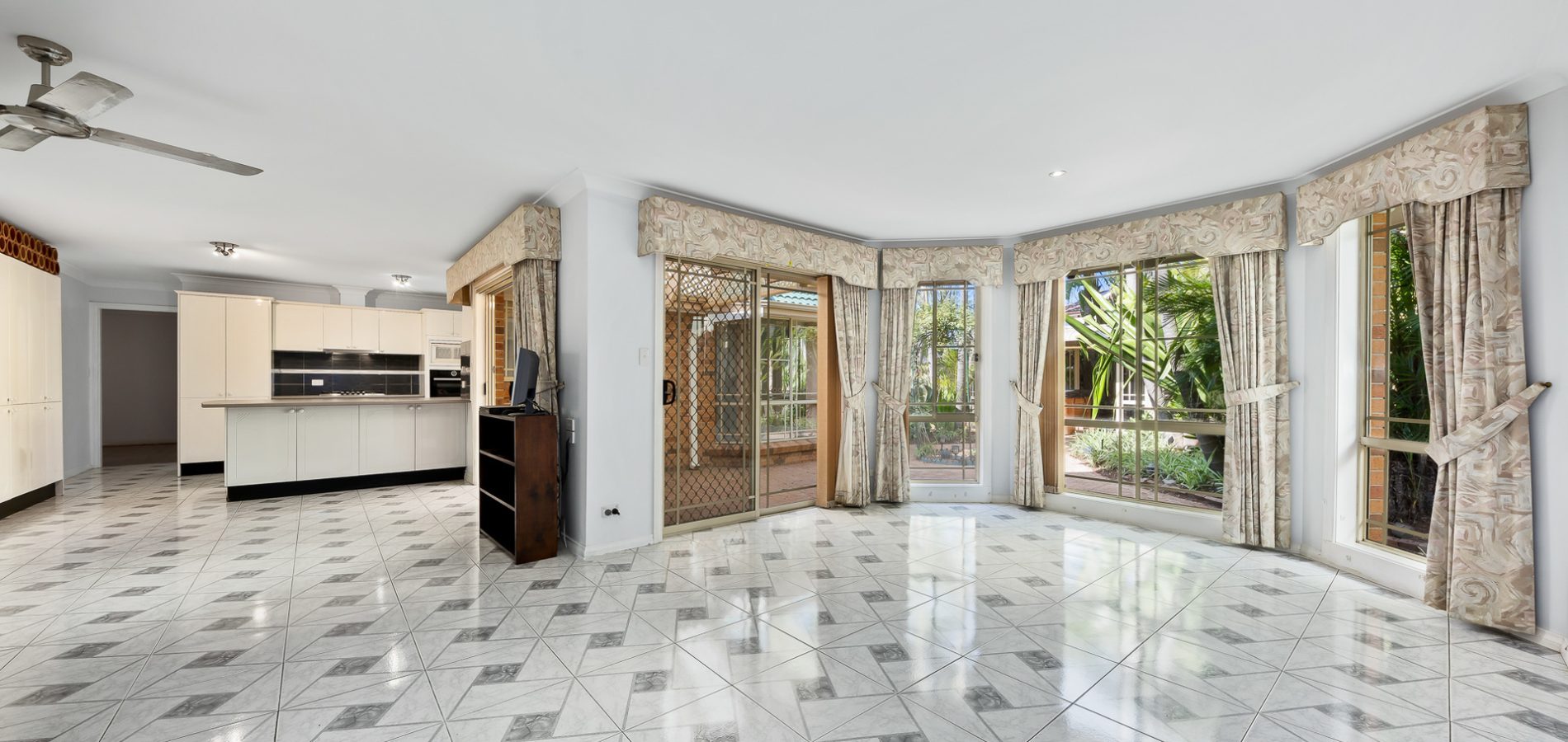 5 Windmill Close, Seven Hills NSW 2147 - photo 5