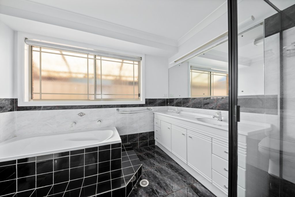 5 Windmill Close, Seven Hills NSW 2147 - photo 7