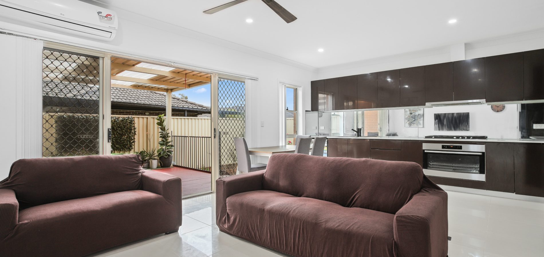 8/21 Carinya Road, Girraween NSW 2145 - photo 2