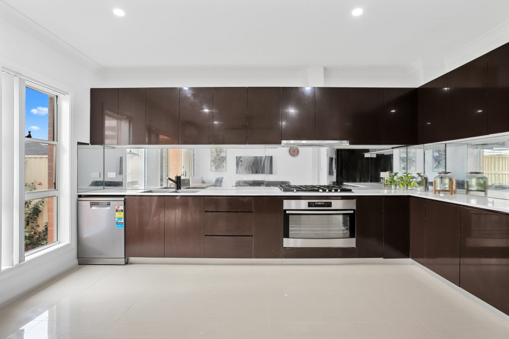 8/21 Carinya Road, Girraween NSW 2145 - photo 3