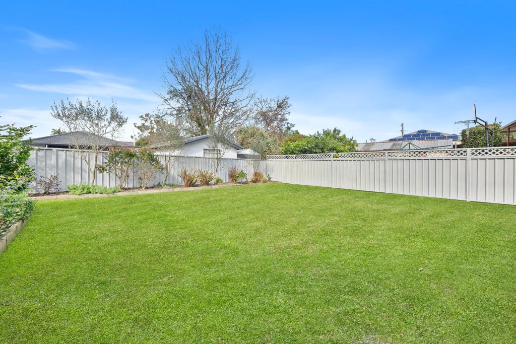 37 Athabaska Avenue, Seven Hills NSW 2147 - photo 8