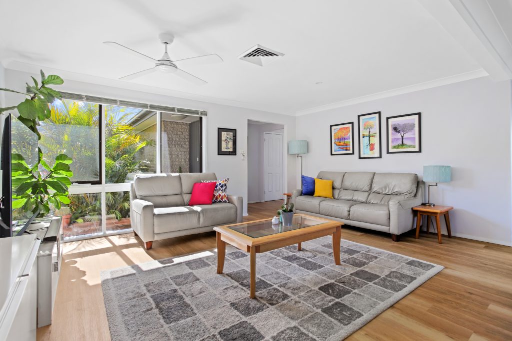 13 Deptford Avenue, Kings Langley NSW 2147 - photo 2