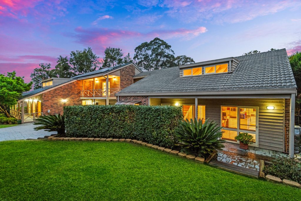 6 Merelynne Avenue, West Pennant Hills NSW 2125 - photo 2