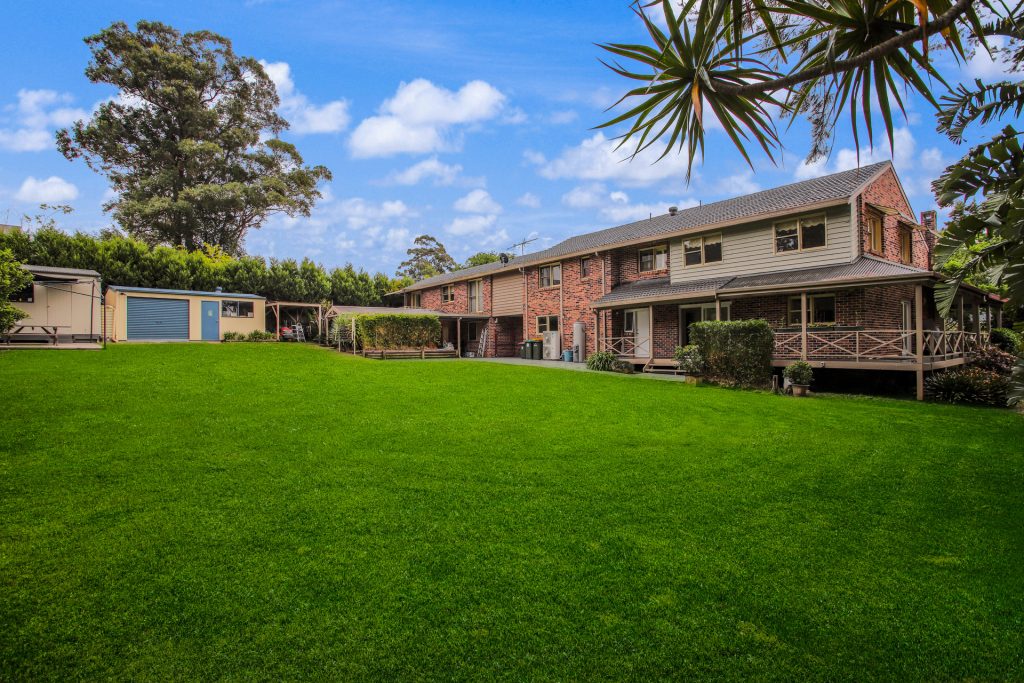 6 Merelynne Avenue, West Pennant Hills NSW 2125 - photo 12