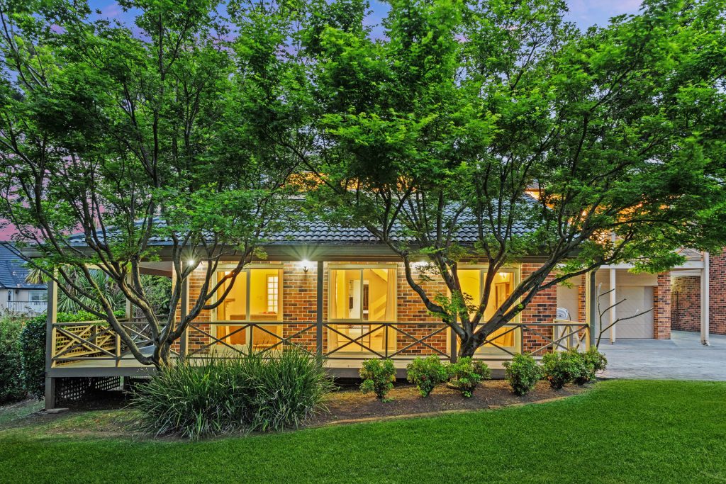 6 Merelynne Avenue, West Pennant Hills NSW 2125 - photo 8