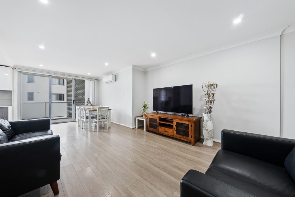 302/19 Aurelia Street, Toongabbie NSW 2146 - photo 2
