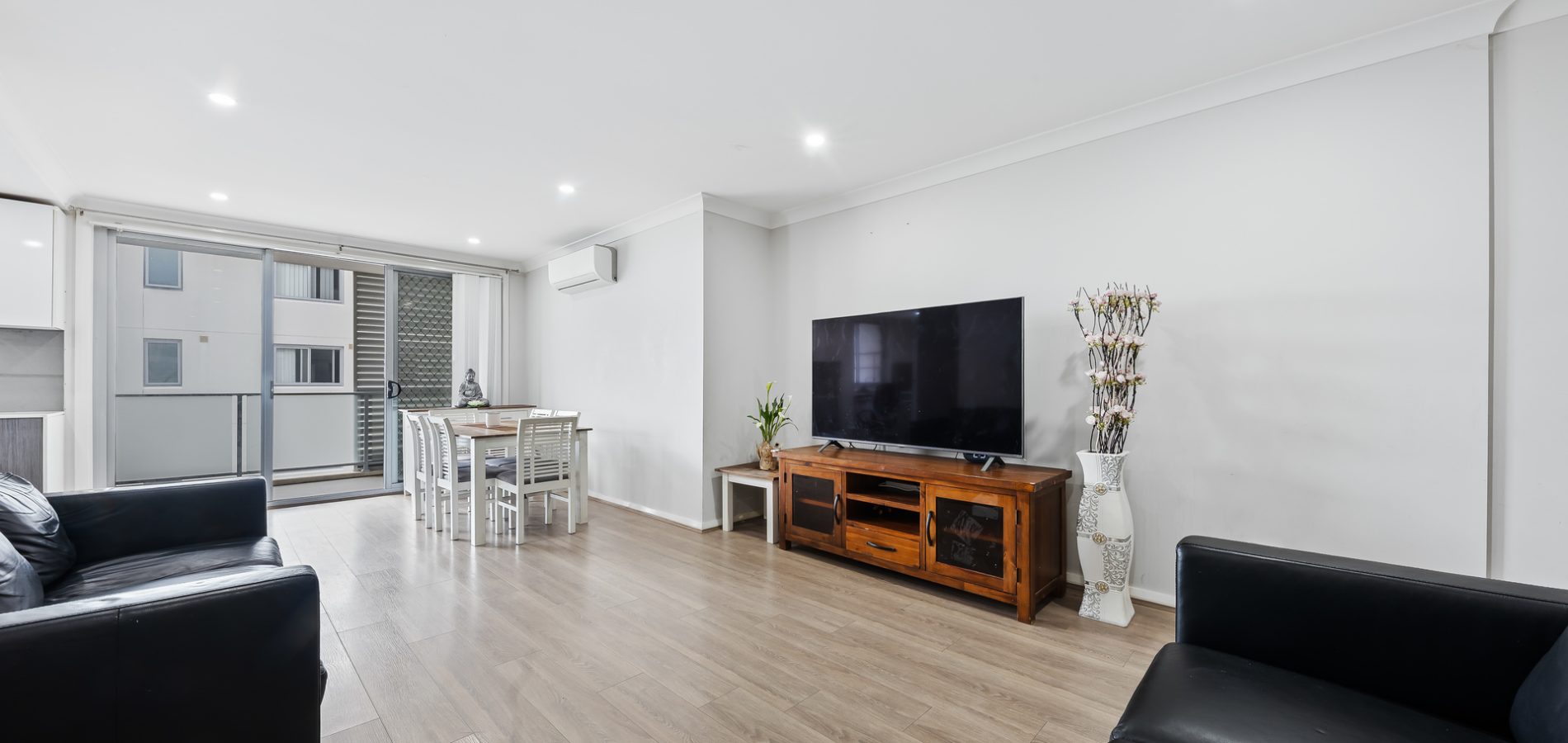 302/19 Aurelia Street, Toongabbie NSW 2146 - photo 2