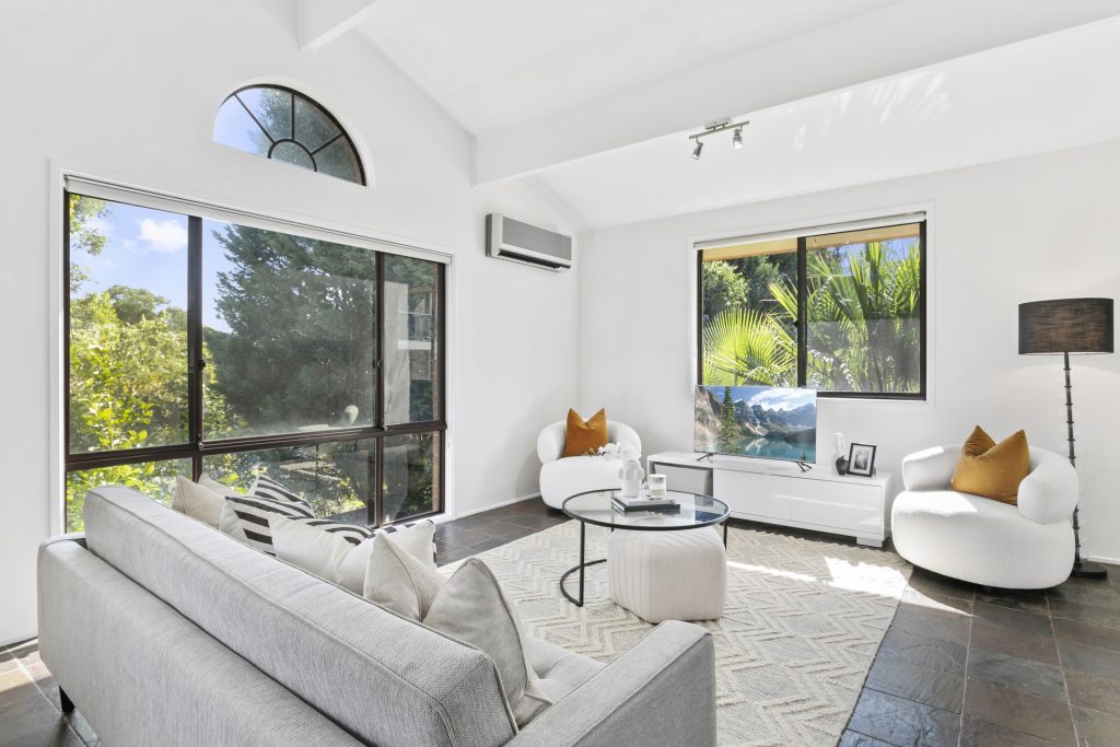 96 Ridgecrop Drive, Castle Hill NSW 2154 - photo 4