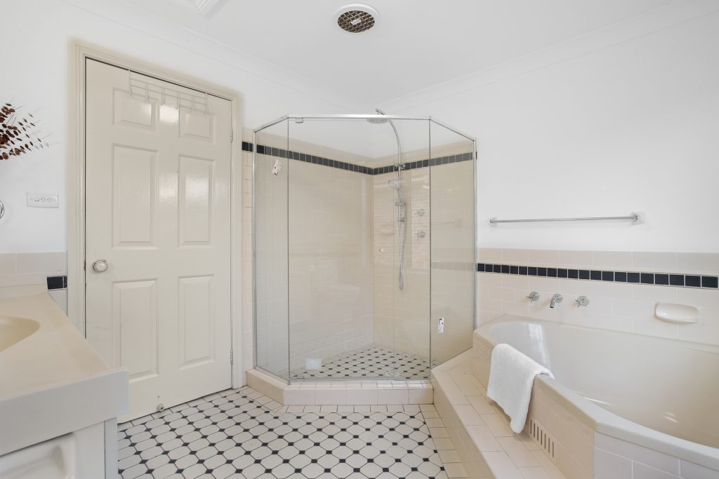 20 Hampton Crescent, Prospect NSW 2148 - photo 11