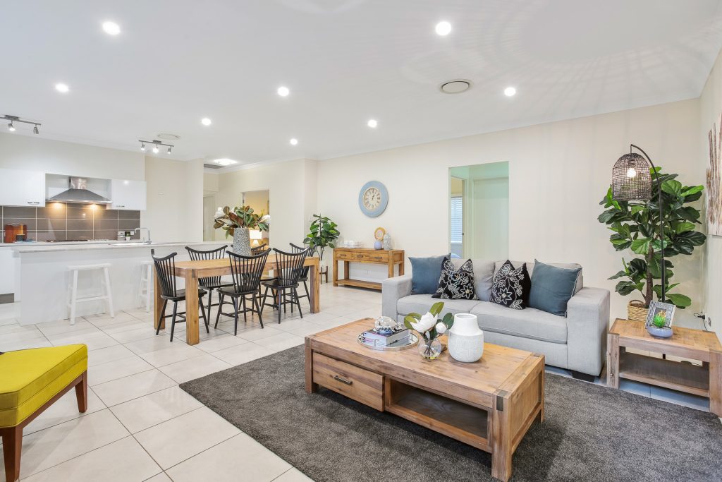 12 Bridgewater Crescent, Beaumont Hills NSW 2155 - photo 2