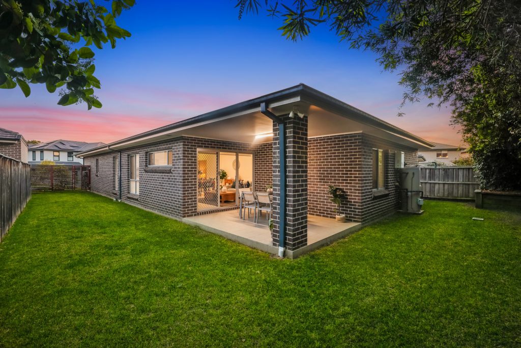 12 Bridgewater Crescent, Beaumont Hills NSW 2155 - photo 14