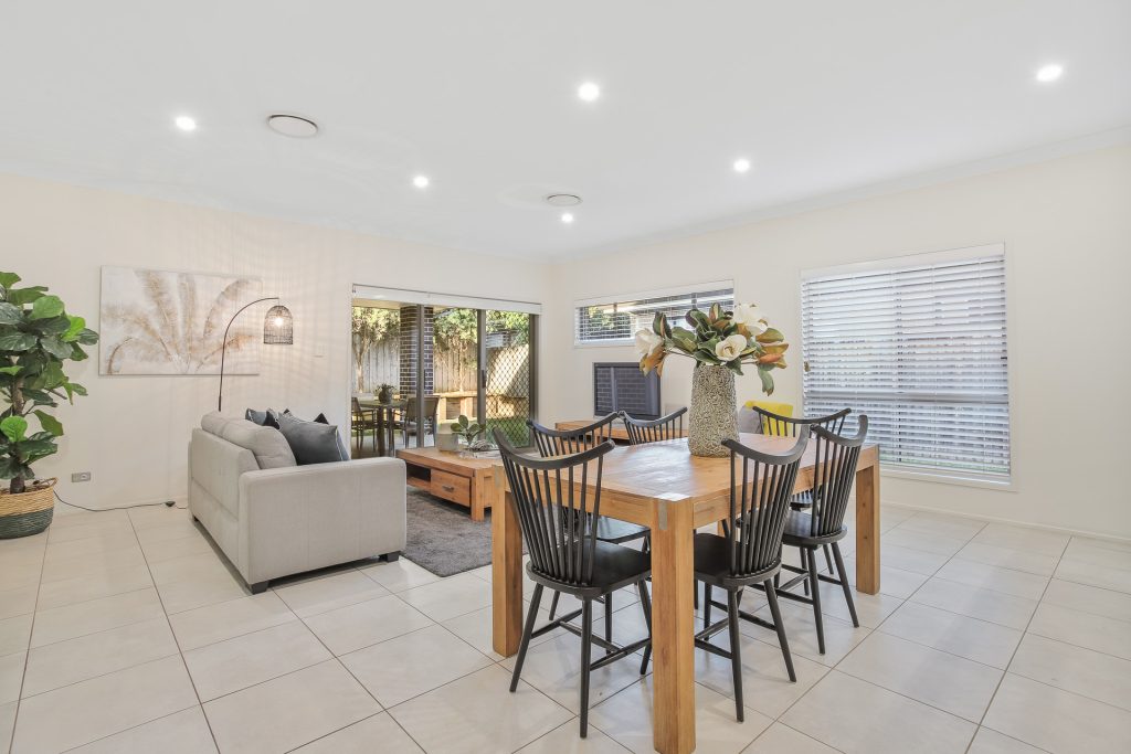 12 Bridgewater Crescent, Beaumont Hills NSW 2155 - photo 5