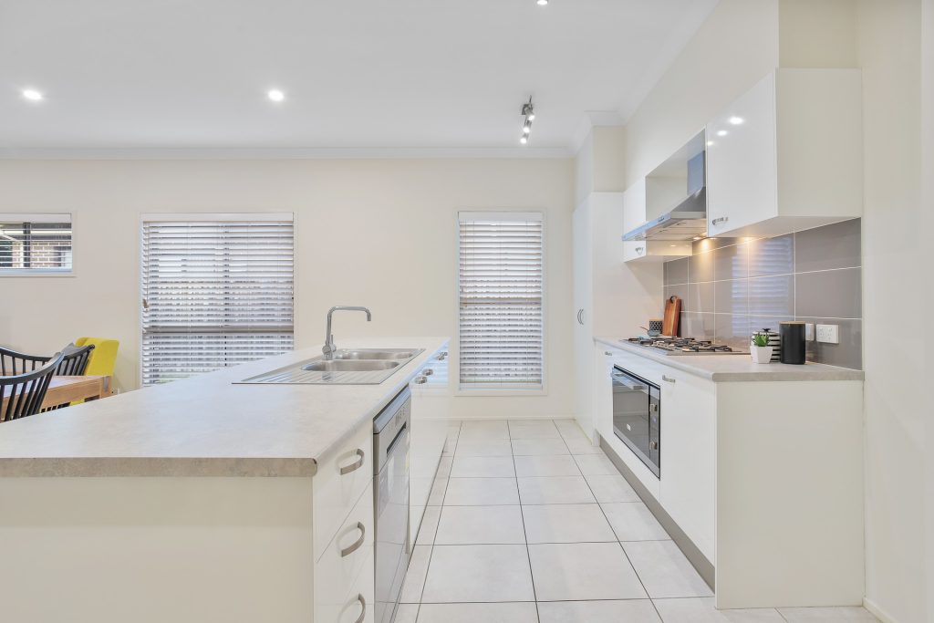 12 Bridgewater Crescent, Beaumont Hills NSW 2155 - photo 7