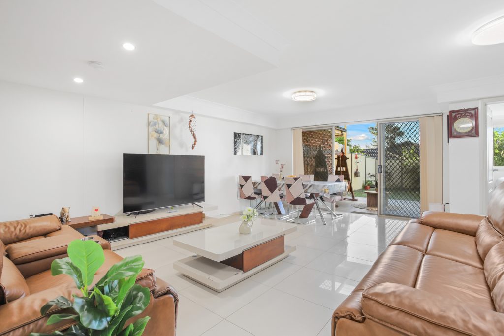 1/65 Gilba Road, Girraween NSW 2145 - photo 2