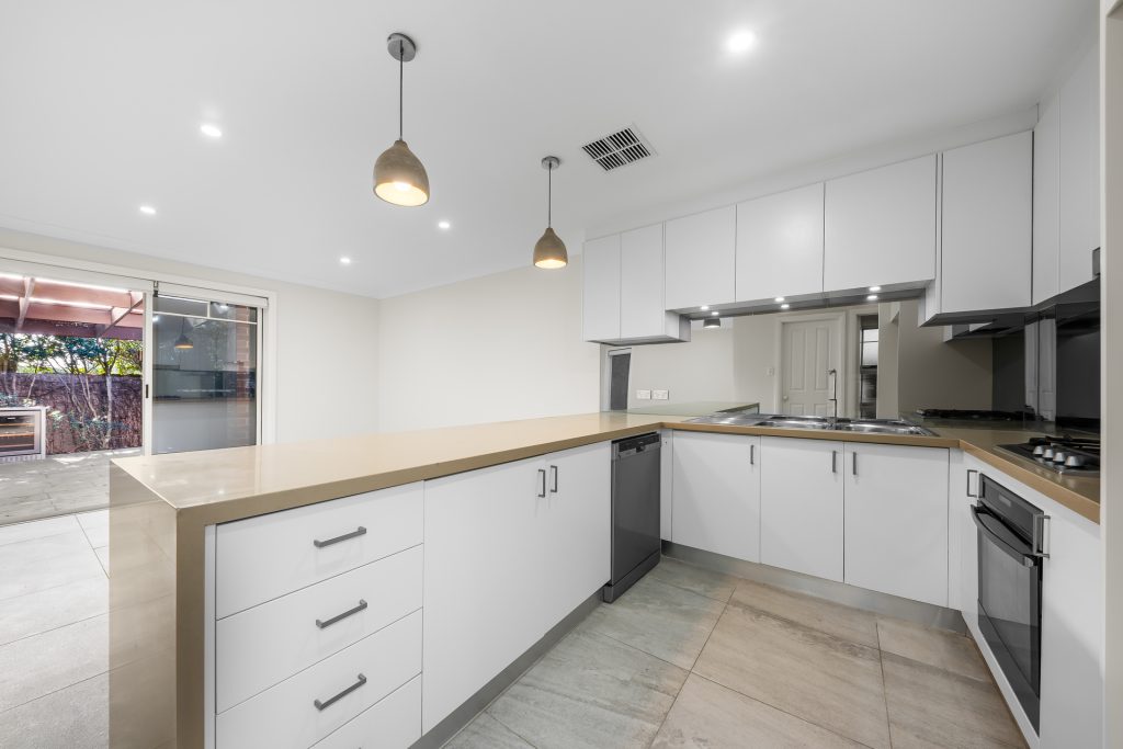 27 Governors Way, Oatlands NSW 2117 - photo 4
