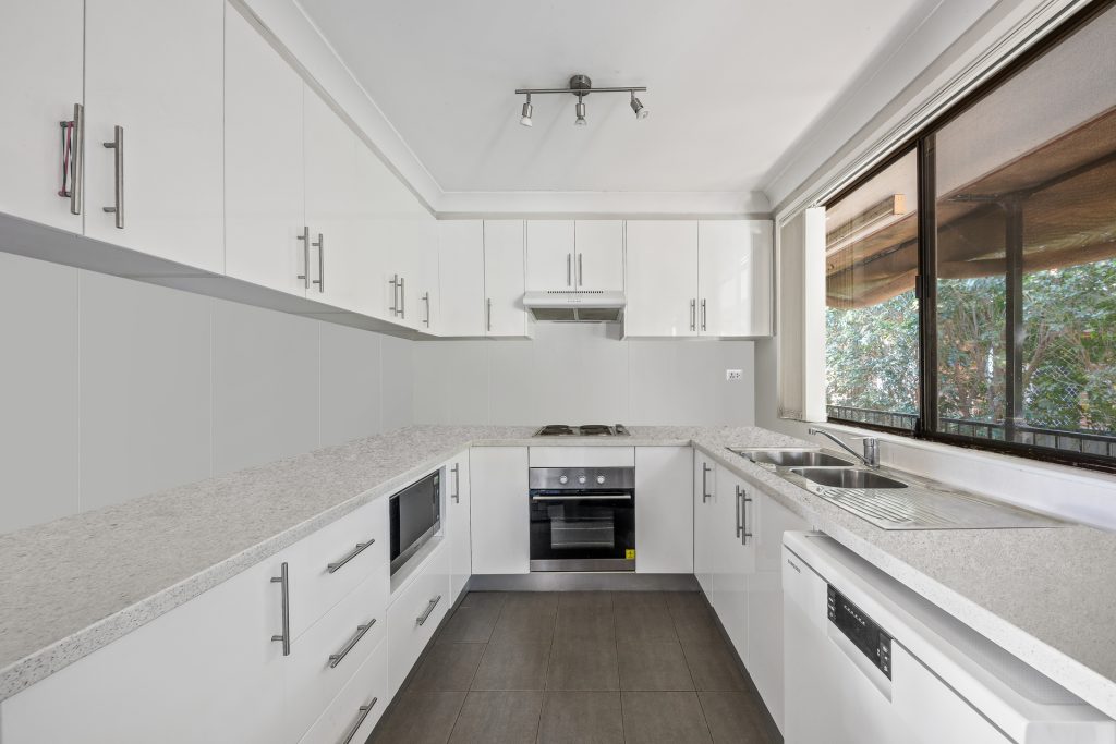 17 Hull Place, Seven Hills NSW 2147 - photo 2