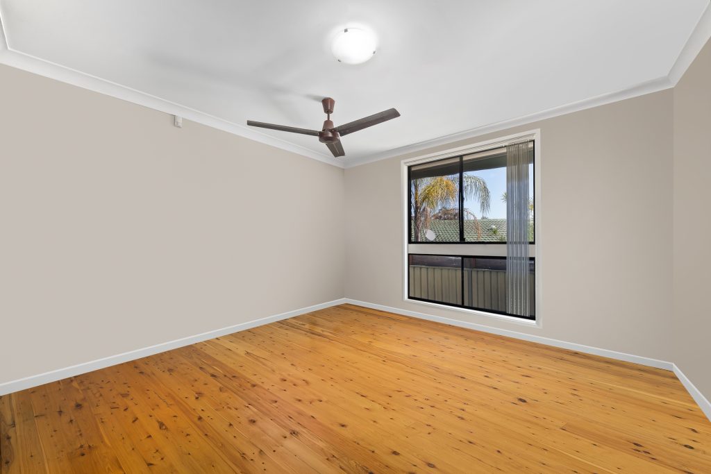 17 Hull Place, Seven Hills NSW 2147 - photo 4