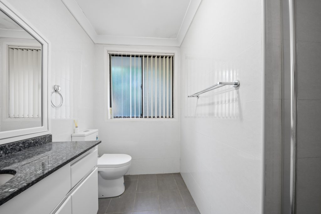 17 Hull Place, Seven Hills NSW 2147 - photo 5
