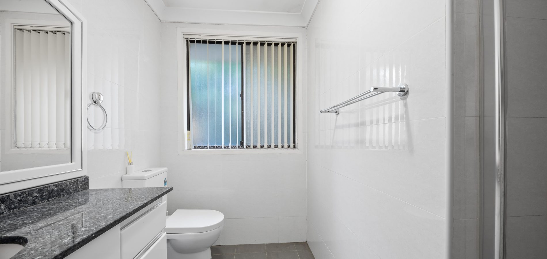 17 Hull Place, Seven Hills NSW 2147 - photo 5