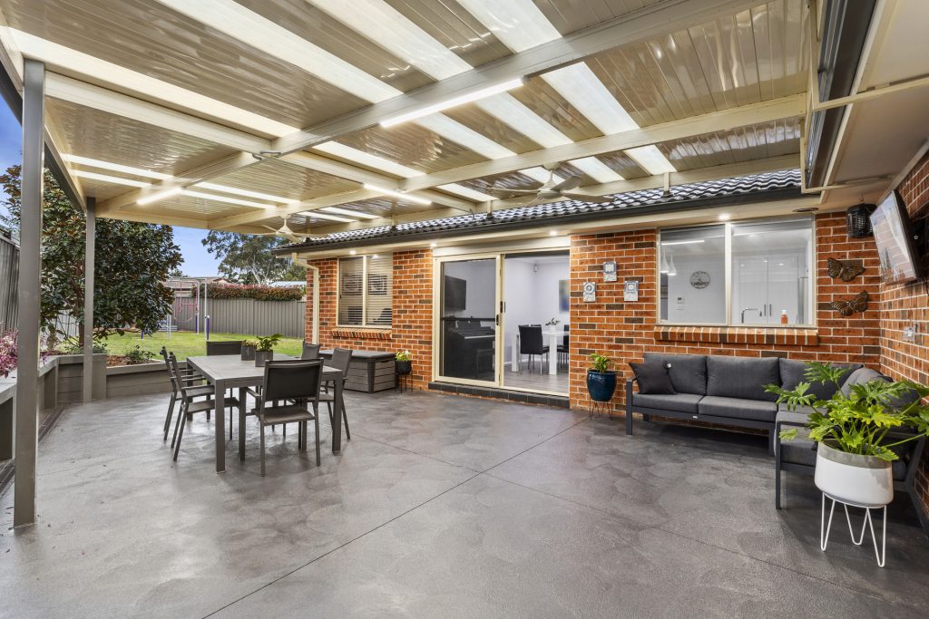27 Mansion Court, Quakers Hill NSW 2763 - photo 2