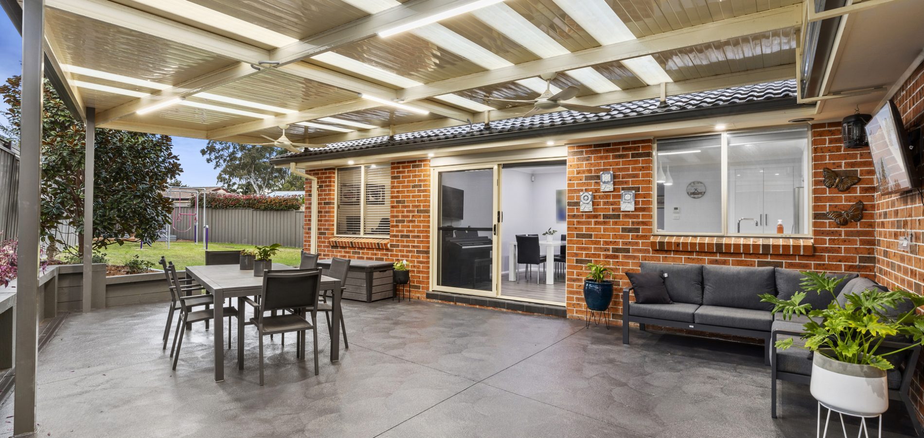 27 Mansion Court, Quakers Hill NSW 2763 - photo 2