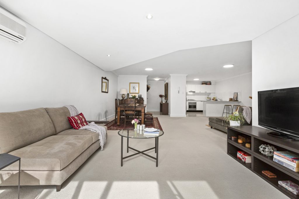 16/49-55 Cecil Avenue, Castle Hill NSW 2154 - photo 2