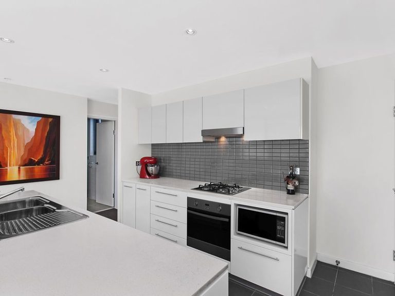 809A/8 Cowper Street, Parramatta NSW 2150 - photo 2