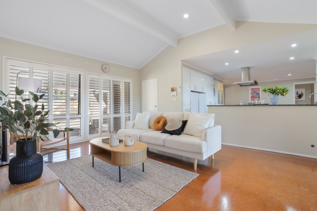 16 Brookpine Place, West Pennant Hills NSW 2125 - photo 4