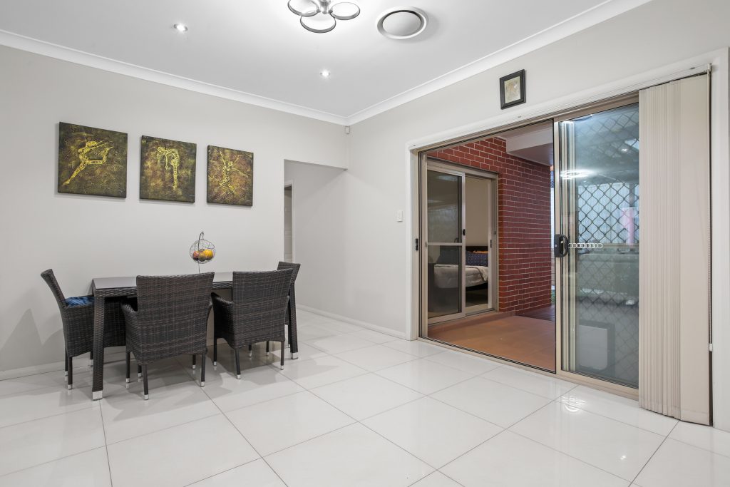 3/28 Carinya Road, Girraween NSW 2145 - photo 5