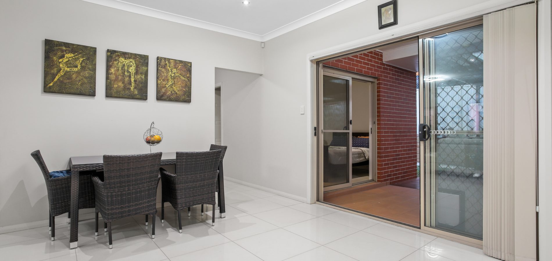 3/28 Carinya Road, Girraween NSW 2145 - photo 5