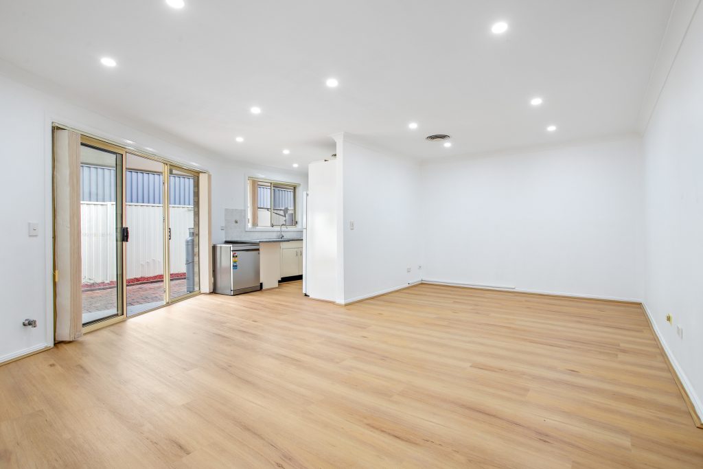 10/31-33 Tungarra Road, Girraween NSW 2145 - photo 2