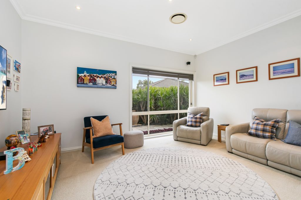 3 Chessington Terrace, Beaumont Hills NSW 2155 - photo 6