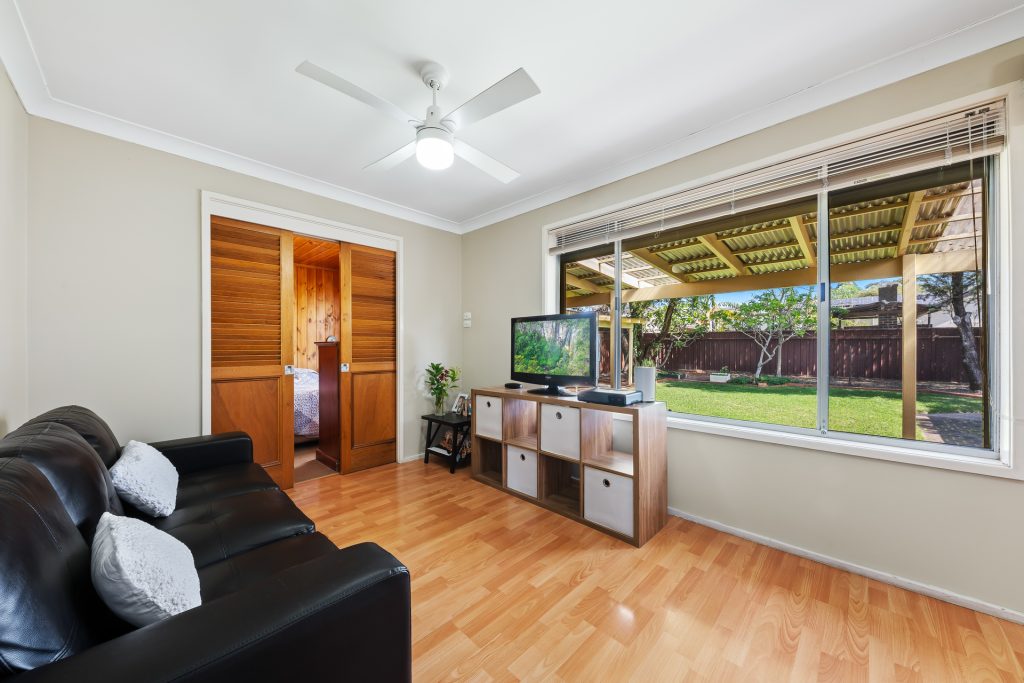 35 Myuna Crescent, Seven Hills NSW 2147 - photo 3