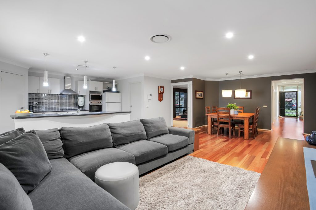 4 Mountfort Street, Lalor Park NSW 2147 - photo 2